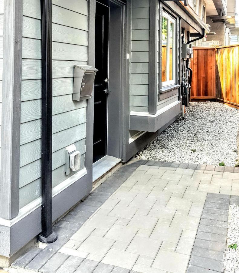 バンクーバー New Urban Modern Main Street Houseヴィラ エクステリア 写真